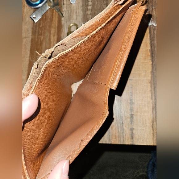 LV Wallet and 308 lock - Picture 4 of 5